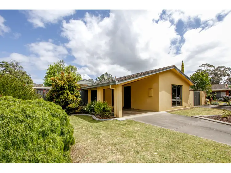 16 Phillip Crescent, Sale VIC 3850