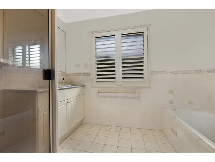 Sixth view of Homely house listing, 5 Renee Close, Lake Haven NSW 2263