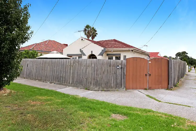 58 Suffolk Road, Sunshine North VIC 3020