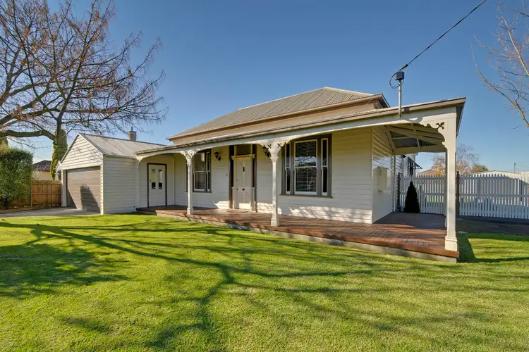 18 Loch Park Road, Traralgon VIC 3844