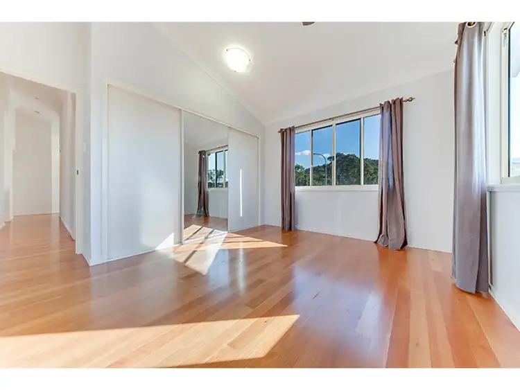 Seventh view of Homely house listing, 2 Mavis Close, Pacific Heights QLD 4703