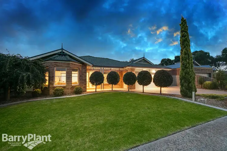 19 Banjo Paterson Drive, Pakenham VIC 3810