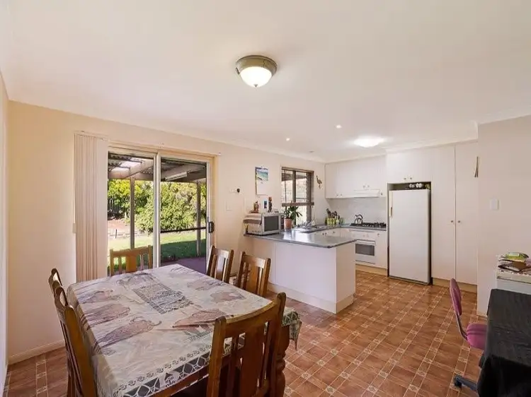 16 Weir Court, Harristown QLD 4350