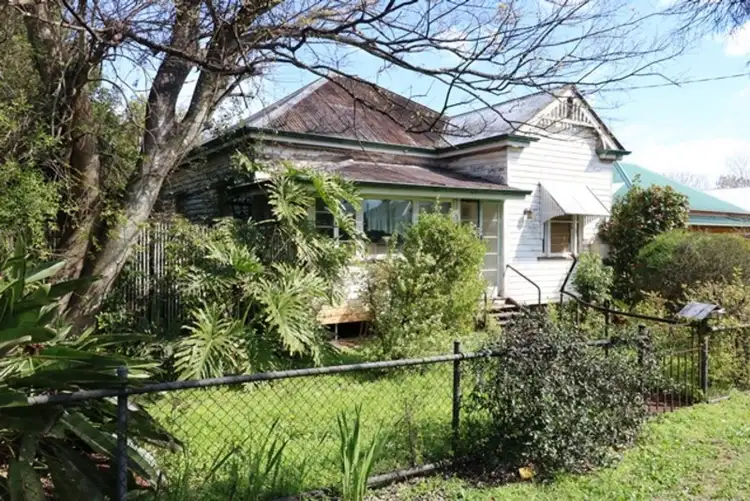 4 Bruce Street, East Toowoomba QLD 4350