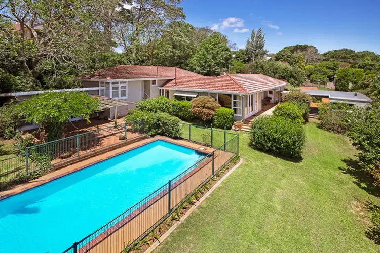 10 Curzon Street, Mount Lofty QLD 4350