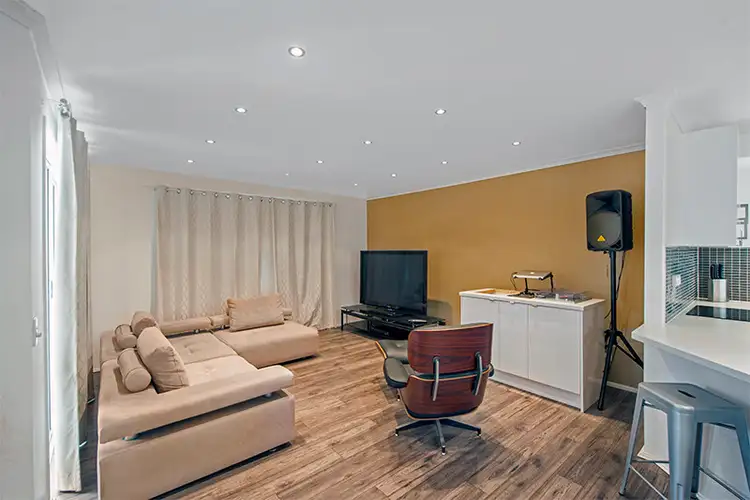 Fourth view of Homely house listing, 17 Sue Court, Highland Park QLD 4211