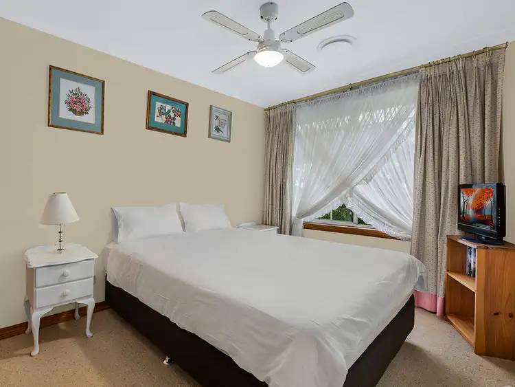 Sixth view of Homely house listing, 10 Grevillea Crescent, Berkeley Vale NSW 2261