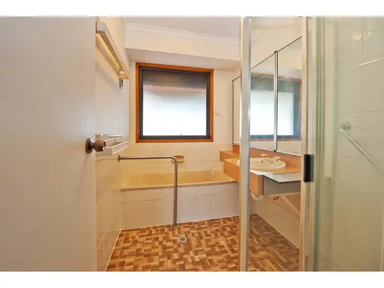 Fifth view of Homely house listing, 28 Gayview Drive, West Wodonga VIC 3690