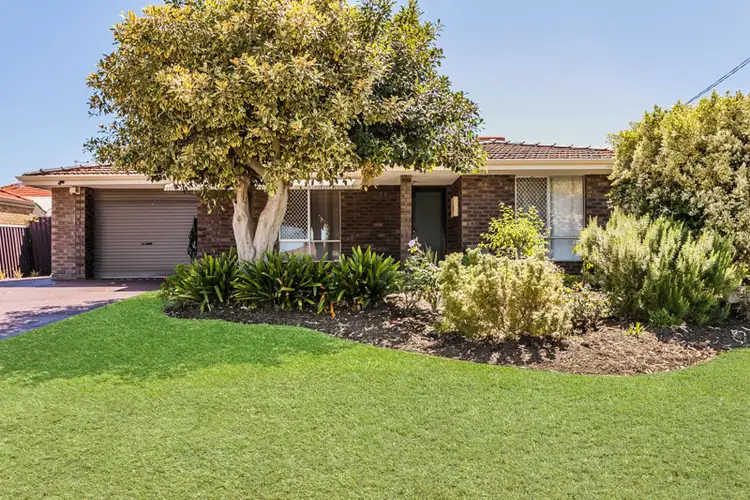 16 Stephen Street, Queens Park WA 6107