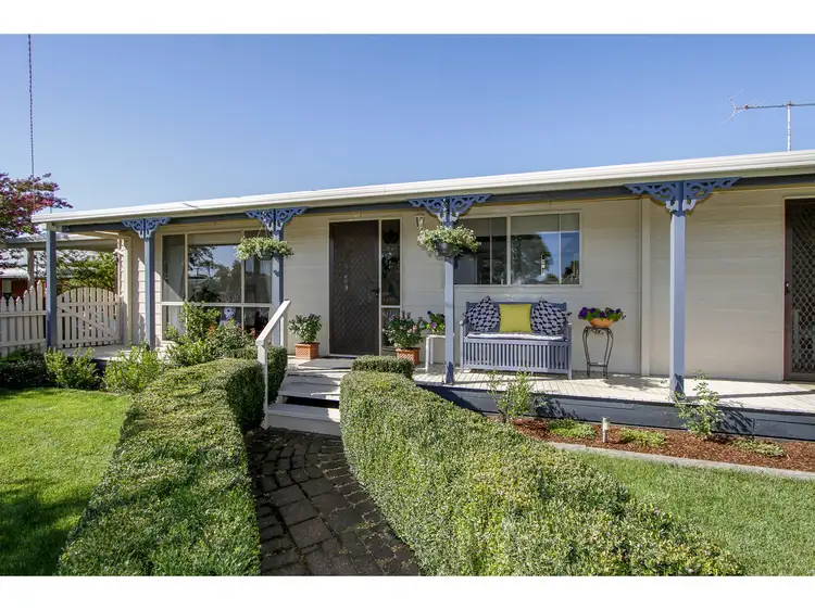 32 Wyndham Street, Stratford VIC 3862