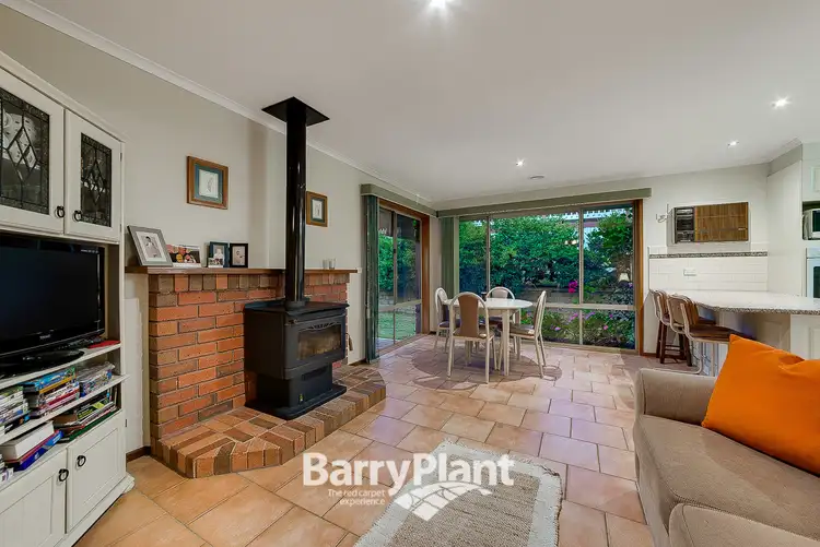 Fourth view of Homely house listing, 17 Alapont Close, Pakenham VIC 3810