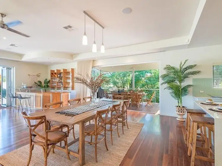 8 Cooran Court, Noosa Heads QLD 4567