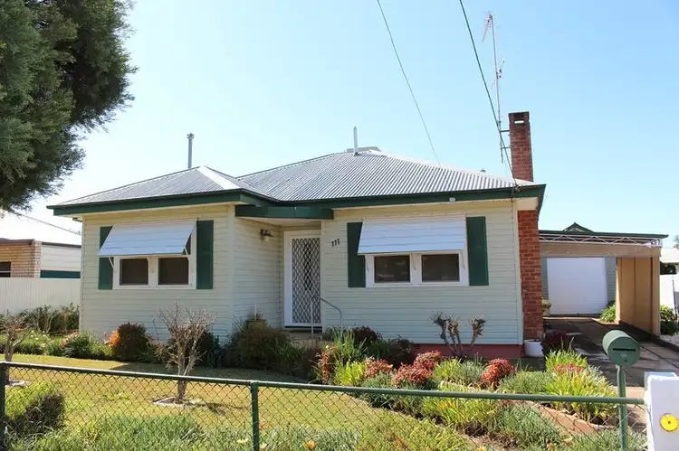 111 Farnell Street, Forbes NSW 2871