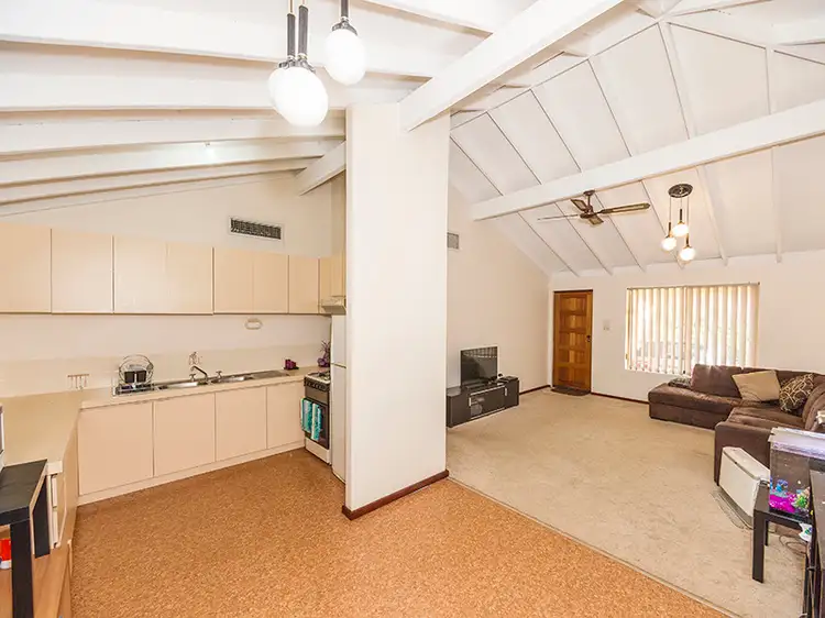 1/33 Brookside Avenue, Kelmscott WA 6111