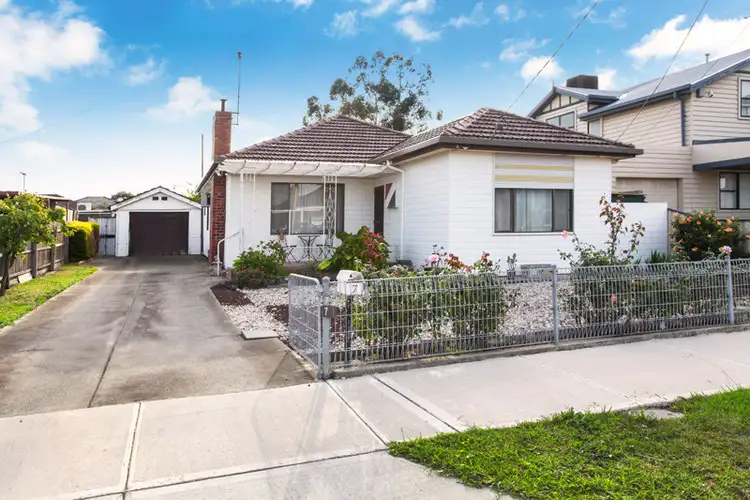 7 Charles Street, Sunshine North VIC 3020
