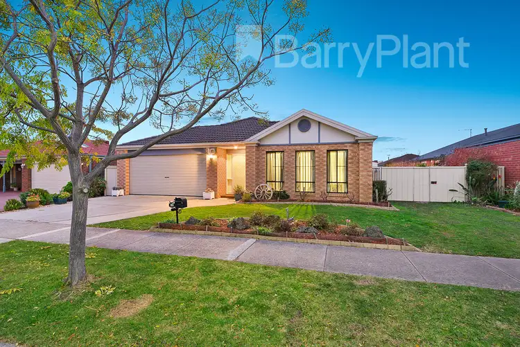 10 Honeyeater Way, Pakenham VIC 3810