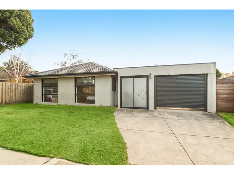 27 Downs Road, Seaford VIC 3198