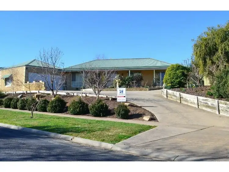4 Old Mill Road, Mansfield VIC 3722