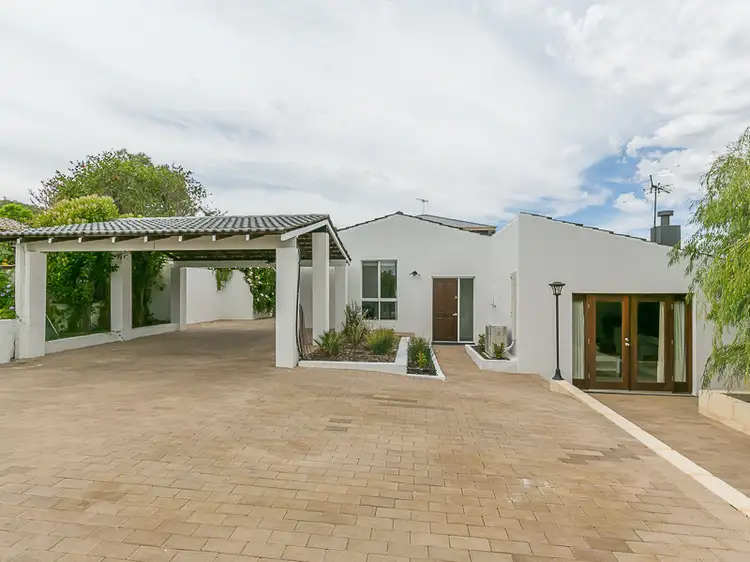 1 Ashley Drive, Kelmscott WA 6111