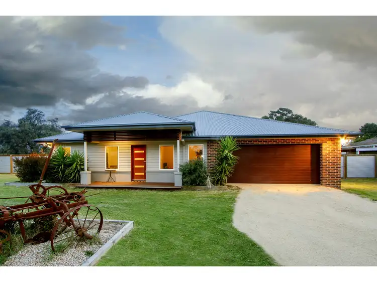 4 Buckley Street, Stratford VIC 3862