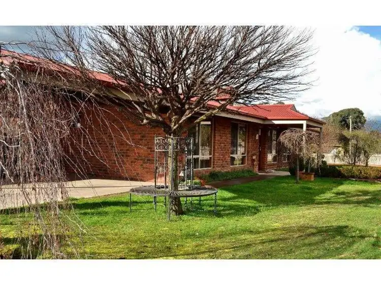 33 Highton Lane, Mansfield VIC 3722