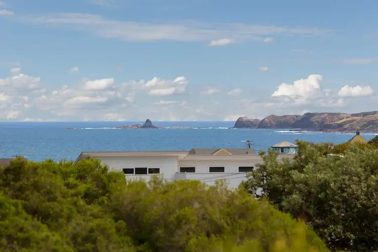 27 Dolphin Drive, Smiths Beach VIC 3922