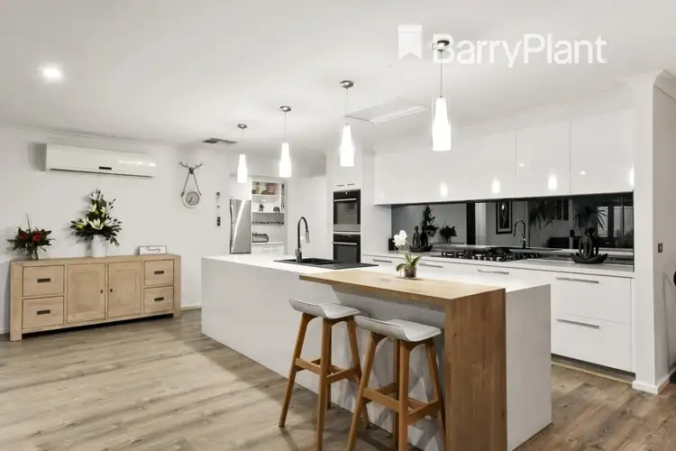 Fifth view of Homely house listing, 17 Wonboyn Close, Pakenham VIC 3810