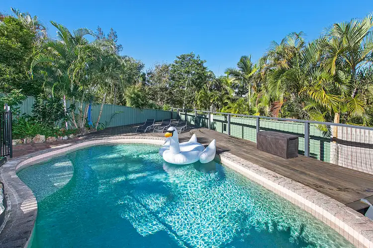 5 Rosella Court, Carrara QLD 4211