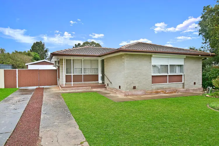 18 Oliver Street, Christie Downs SA 5164