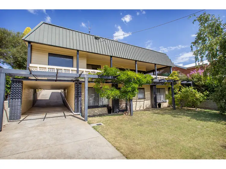 10 Queen Elizabeth Drive, Tallangatta VIC 3700