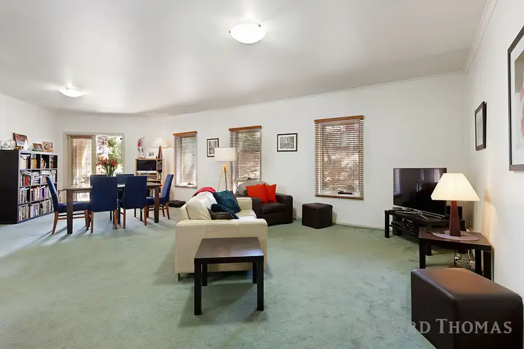 2/2 Howlett Street, Kensington VIC 3031