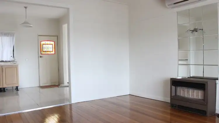 Fifth view of Homely house listing, 15 Disraeli Street, St Albans VIC 3021
