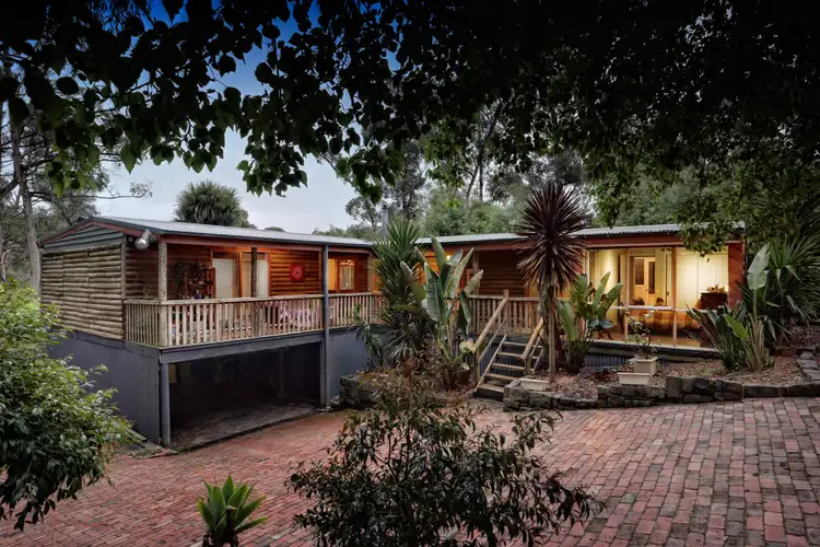 4 Hillcrest Court, Cockatoo VIC 3781