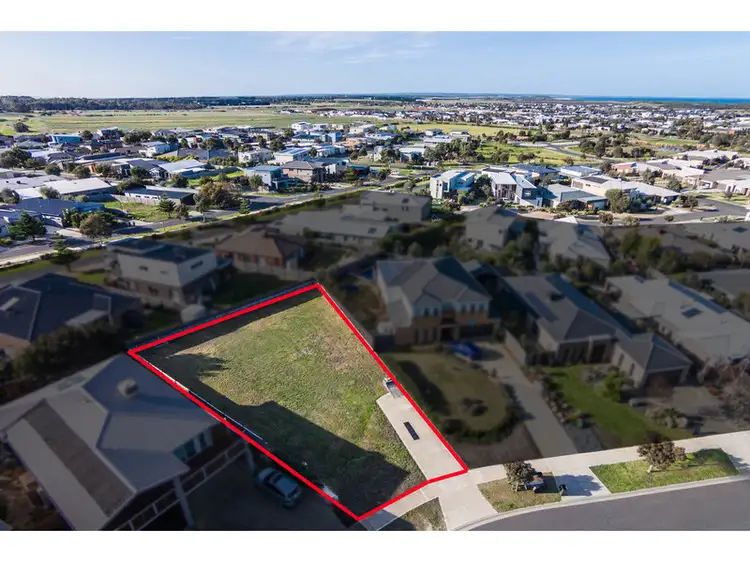 14 Wave Crs, Torquay VIC 3228