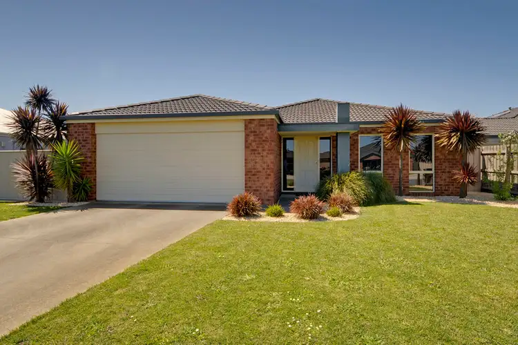 Second view of Homely house listing, 6 Nicholson Place, Traralgon VIC 3844