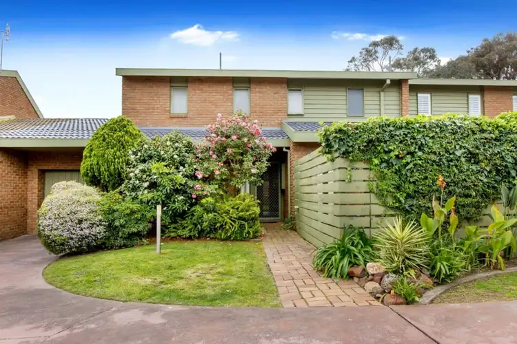 3/6 Lucerne Avenue, Mornington VIC 3931