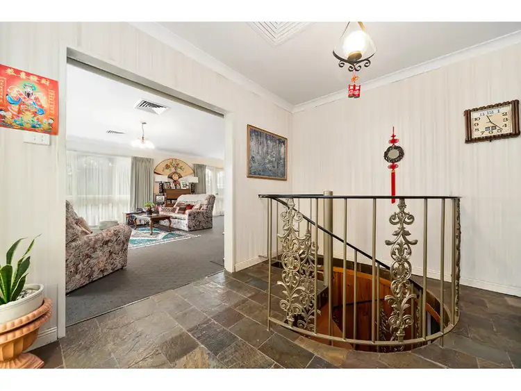 Fifth view of Homely house listing, 2 Caprice Court, Frankston VIC 3199