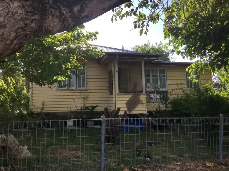 9 South Station Road, Booval QLD 4304