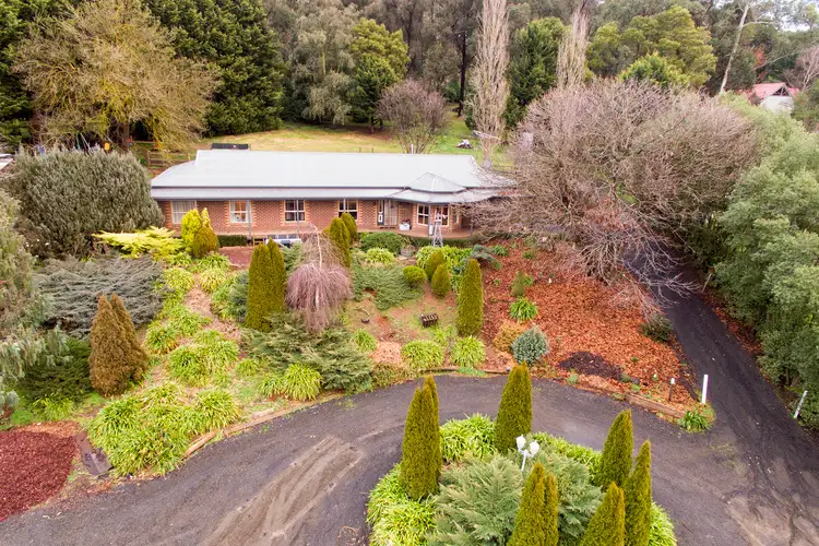 19 View Hill Road, Cockatoo VIC 3781