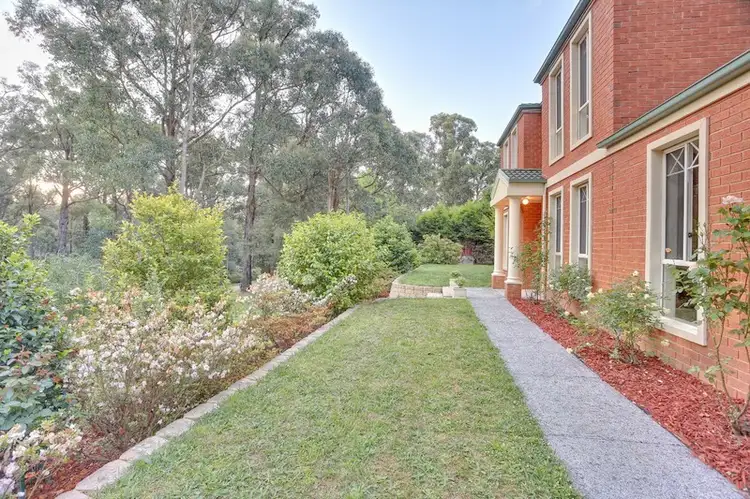 24 Fernglade Drive, Emerald VIC 3782