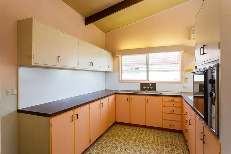 Fifth view of Homely house listing, 2 Salandra Street, Mansfield QLD 4122