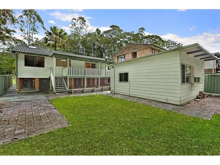 11 Palm Springs Avenue, Glenning Valley NSW 2261