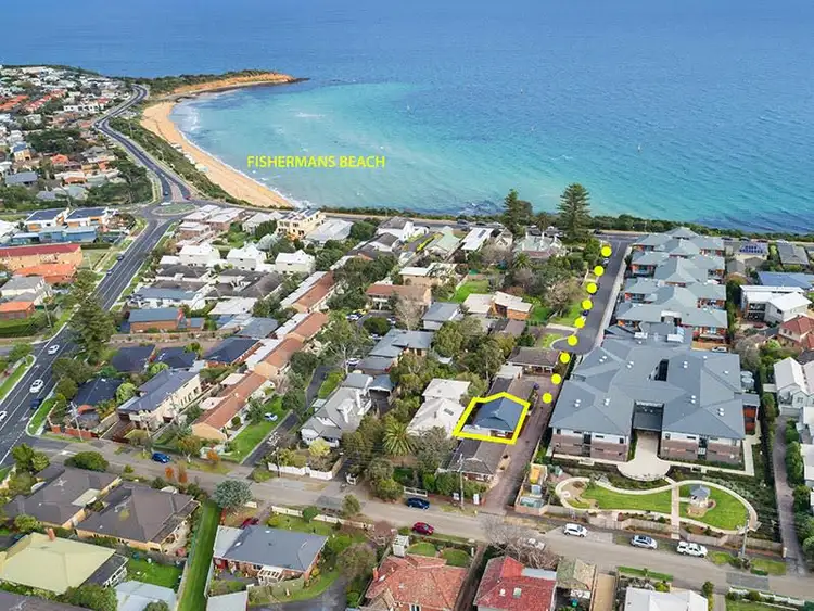 2/52 Queen Street, Mornington VIC 3931