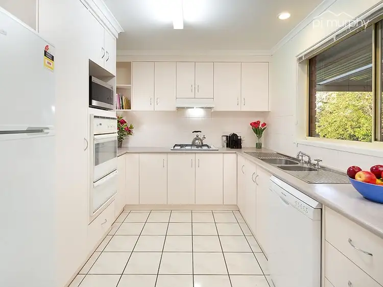 Second view of Homely house listing, 8 Lutzen Close, Baranduda VIC 3691