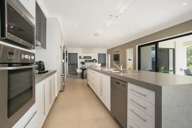 72 Edenbrooke Drive, Sinnamon Park QLD 4073