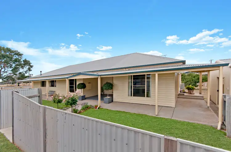 9 Rifle Road, Hamilton VIC 3300
