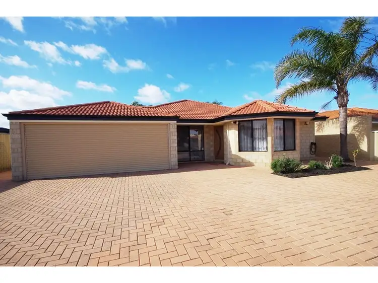 18 Doctorate Close, Marangaroo WA 6064
