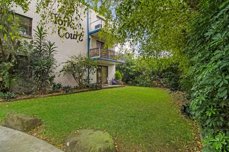 2/20 Bright Avenue, Labrador QLD 4215