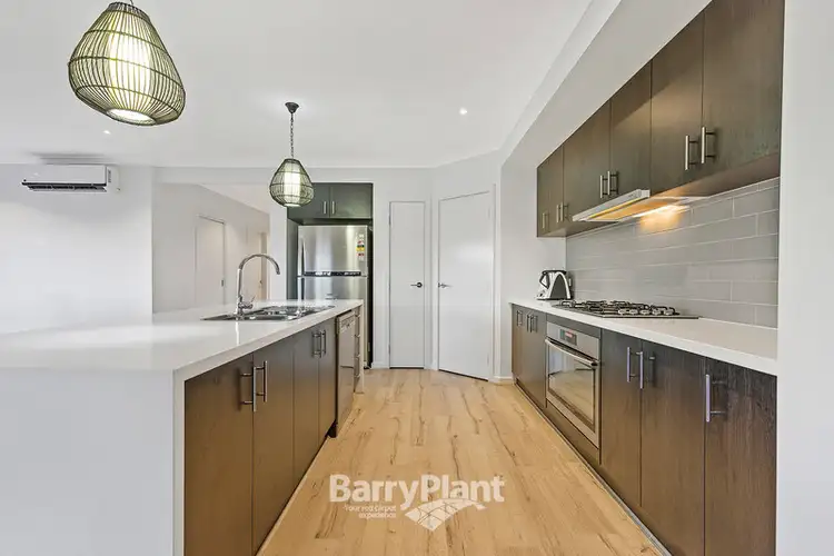Sixth view of Homely house listing, 3 Chaucer Way, Drouin VIC 3818