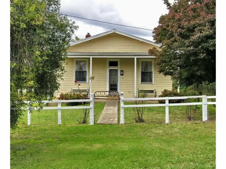 12 Phillip Street, Bonnie Doon VIC 3720